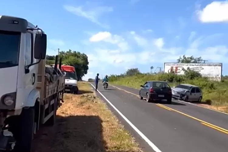 Caminhoneiro Desvia De Cobra Na Pista E Se Envolve Em Acidente Na