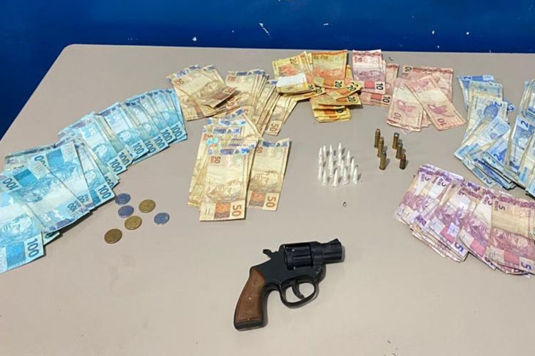 Região Dono De Bar é Levado Para A Delegacia Com Drogas Armas E Mais