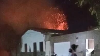 Photo of Região: Celular explode na tomada e casa pega fogo