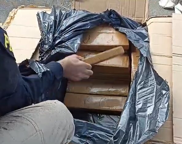 Photo of Vídeo: Polícia Rodoviária Federal apreende 100kg de maconha em Conquista