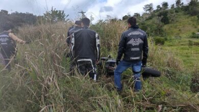 Photo of Região: Moto vai parar no matagal em acidente com casal