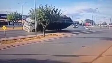 Photo of Vídeo mostra momento exato de acidente com caminhão