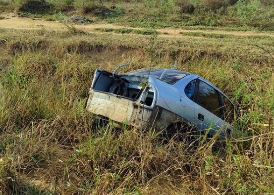 Photo of Conquista: Polícia encontra carro roubado abandonado em matagal