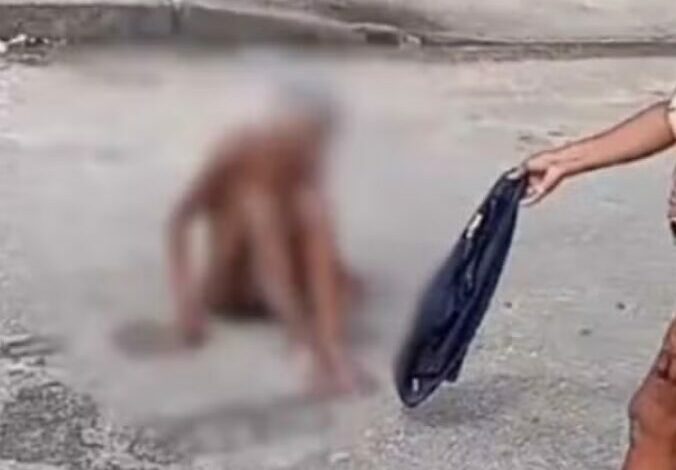 Photo of Filha é presa após abandonar a mãe idosa sem roupa no meio da rua