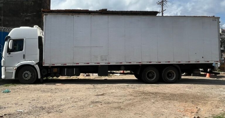 Photo of Caminhão que faria entrega em Conquista é roubado em posto de combustível