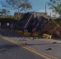 Photo of Região: Grave acidente com casal