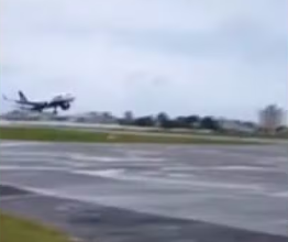 Photo of Susto em aeroporto: Quatro aviões arremetem por causa do tempo em Ilhéus