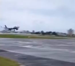 Photo of Susto em aeroporto: Quatro aviões arremetem por causa do tempo em Ilhéus