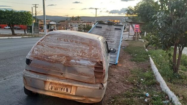 Photo of Homem embriagado é preso dirigindo carro em condições precárias