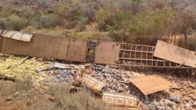 Photo of Região: Grave acidente com caminhoneiro preso às ferragens