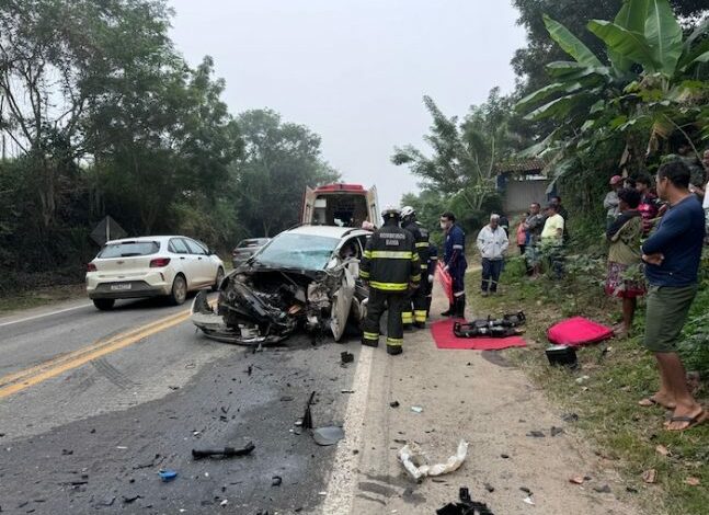 Photo of Região: Grave acidente com enfermeira presa às ferragens