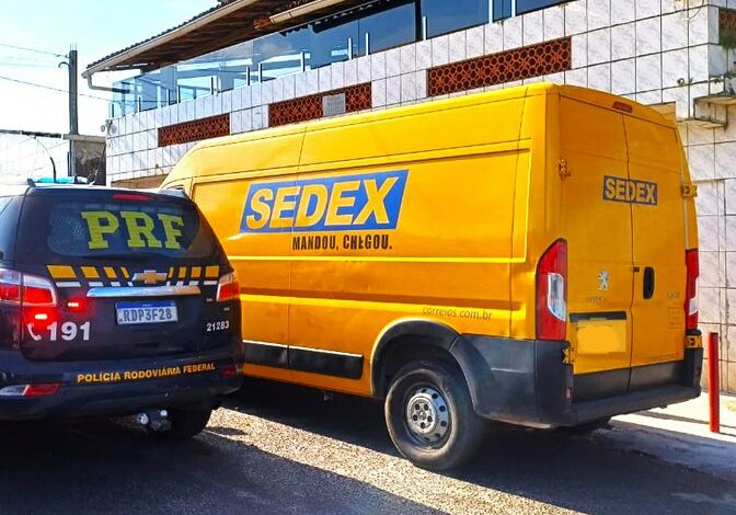 Photo of Veículo com marca dos Correios é apreendido com placas falsas