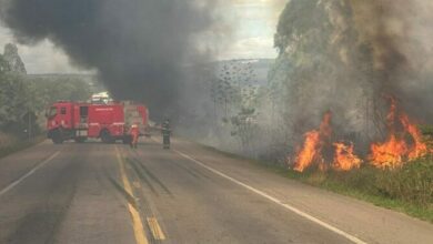 Photo of Vídeo: Acidente com caminhão e fogo às margens da BR-116 em Conquista