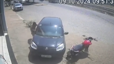 Photo of Vídeo: Criança entra em carro, liga veículo e causa acidente na região