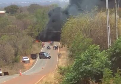 Photo of Vídeo: Acidente e fogo em carreta na região