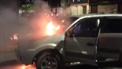 Photo of Vídeo: Carro pega fogo em Conquista