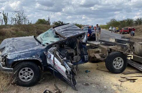 Photo of Grave acidente e casal arremessado na estrada