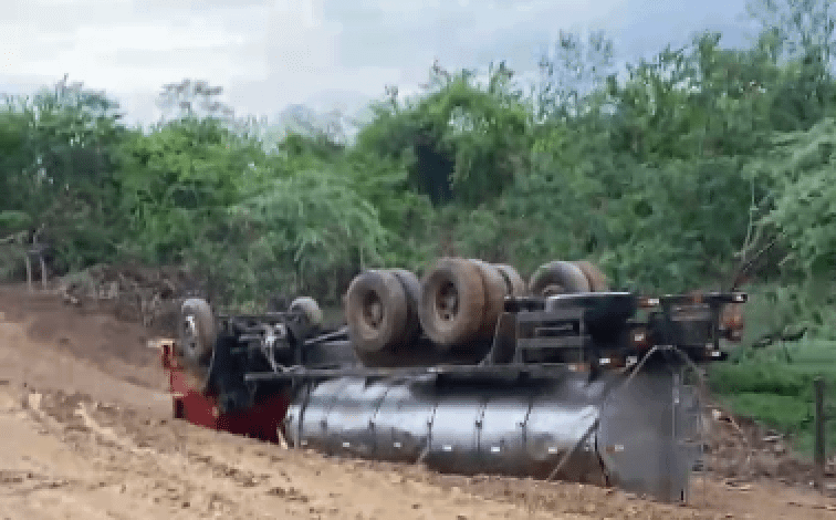 Photo of Região: Grave acidente com caminhão-tanque