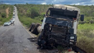 Photo of Região: Grave acidente com vítimas presas às ferragens