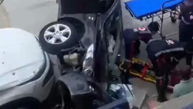 Photo of Vídeos: Carro despenca do segundo piso de hipermercado em Conquista