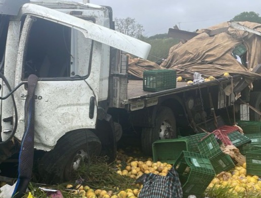 Photo of Região: Grave acidente com morte de caminhoneiro