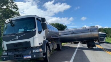 Photo of Região: Acidente com carreta-tanque na BR-116