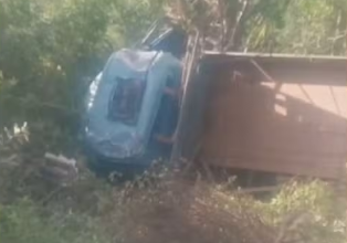 Photo of Filho morre e pais ficam feridos após caminhão cair na ribanceira