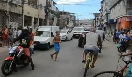 Photo of Namorados foram mortos a tiros enquanto caminhavam com sacolas de compras