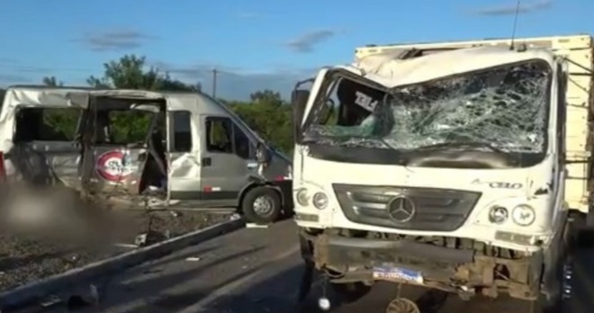 Photo of Tragédia com seis mortes na estrada; criança está entre as vítimas