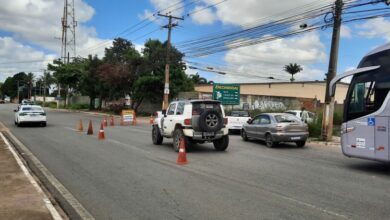 Photo of Conquista: Trecho da Avenida Integração é interditado após caminhão derrubar fiação elétrica