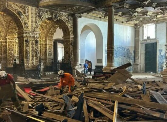 Photo of “Igreja de ouro” desaba, uma pessoa morre e seis ficam feridas