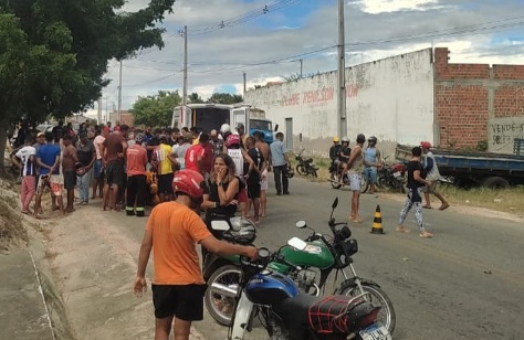 Photo of Homem morre após moto bater na caminhonete do cunhado